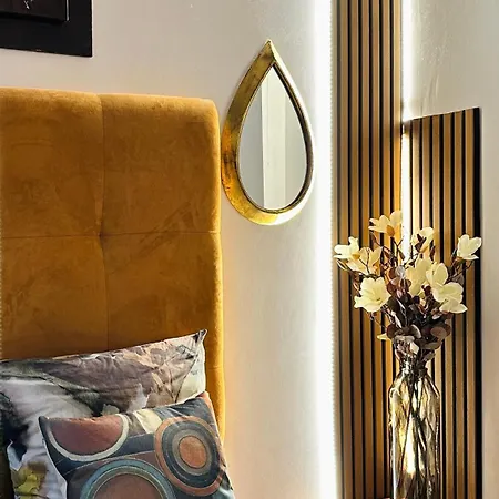 Design Notre Dame & Comfortable Short Breaks Apartment