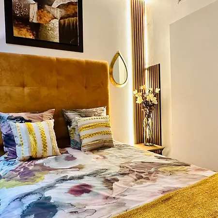 Apartment Design Notre Dame & Comfortable Short Breaks