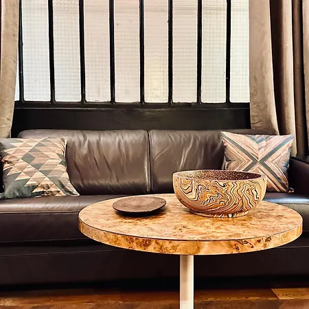 Design Notre Dame & Comfortable Short Breaks Apartment *