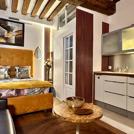 Apartment Design Notre Dame & Comfortable Short Breaks *