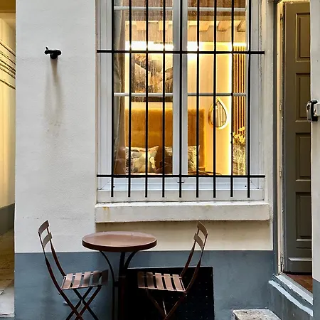 Apartment Design Notre Dame & Comfortable Short Breaks