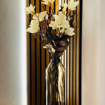 Design Notre Dame & Comfortable Short Breaks Apartment *